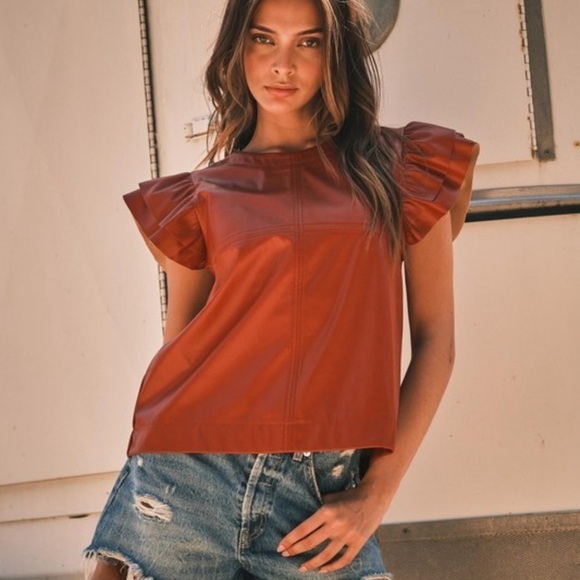 Cute! Faux Leather Top w/Short Ruffled Sleeves - Picture 6 of 6